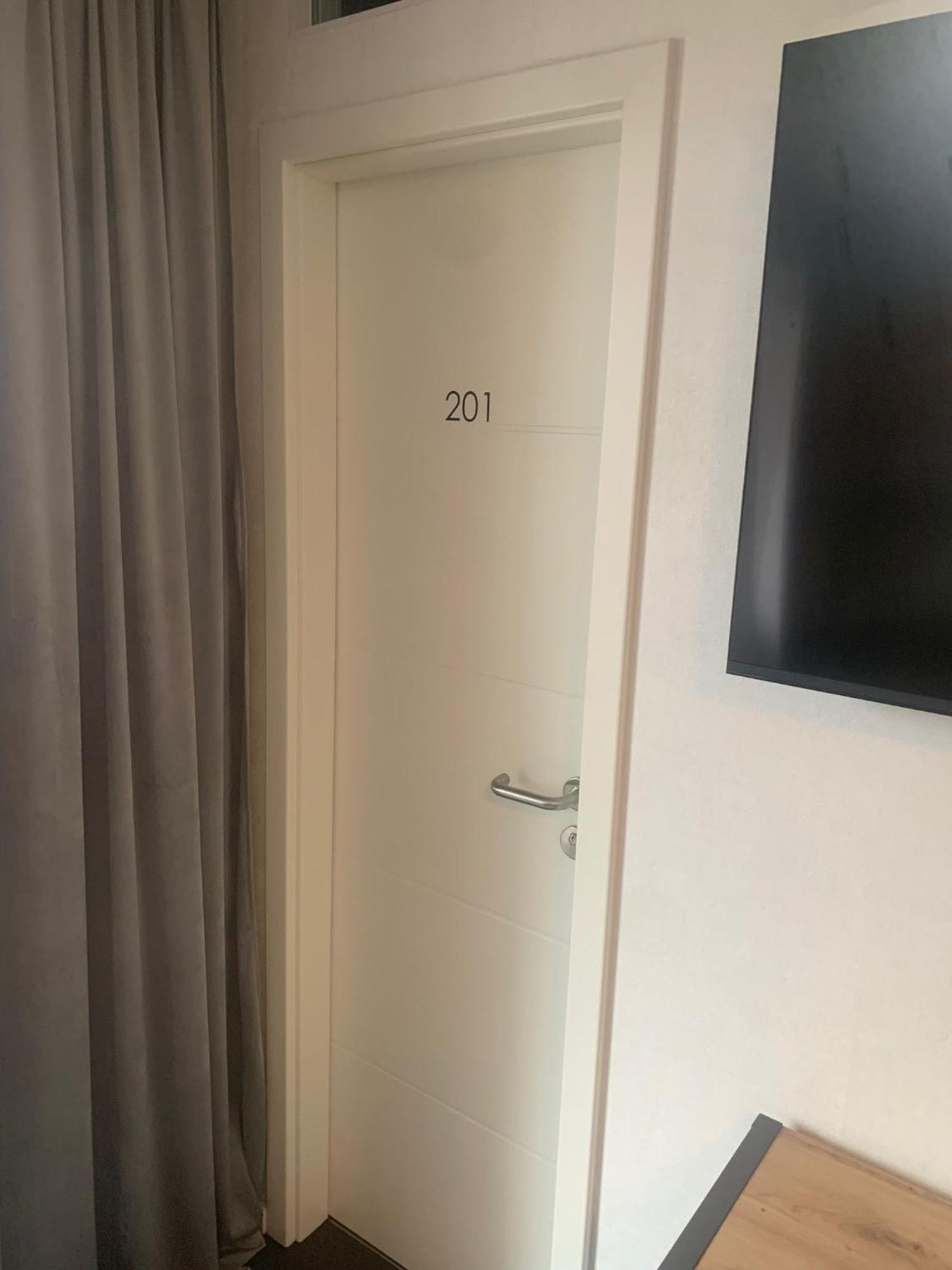 Mönchengladbach Mg-Quartier Hostel מראה חיצוני תמונה